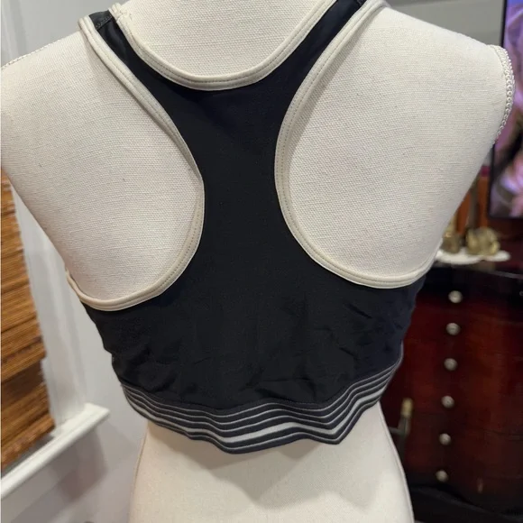 Black and White Athletic Crop Top - Picture 5 of 6